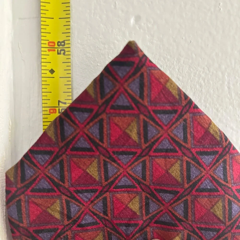Jhane Barnes Original Fabric Silk Necktie Red Geometric Made in Japan 4x58